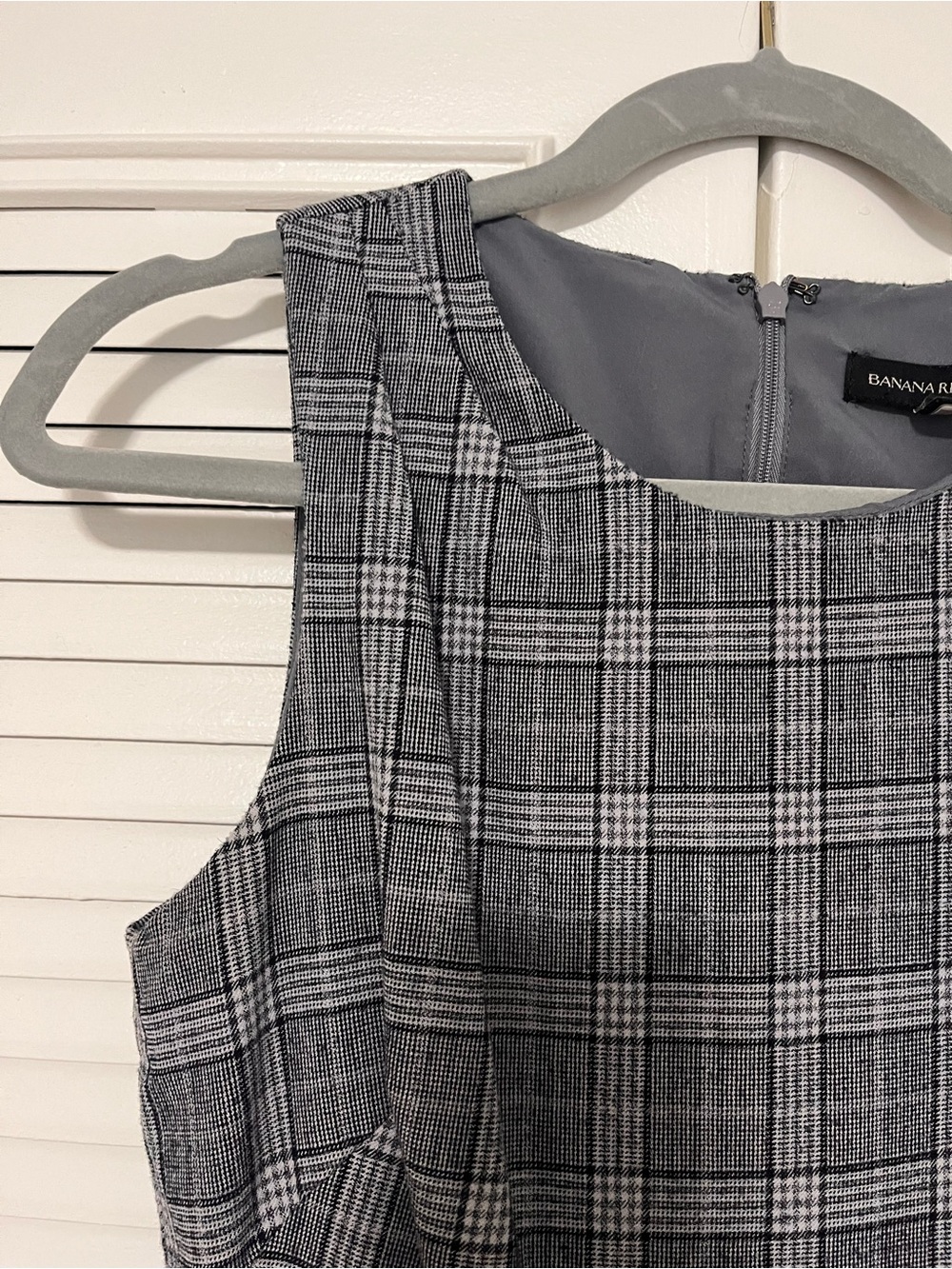 Banana Republic Black and Gray Plaid Sleeveless Sheath Dress - Picture 3 of 6